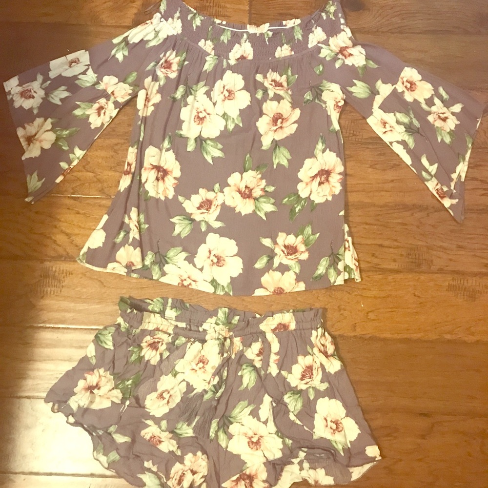 Precious two piece set. NWT size Med.